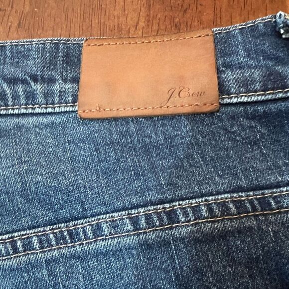 J.Crew Slim boyfriend jean in Greasley wash (Medium wash) size 31. - Picture 7 of 10